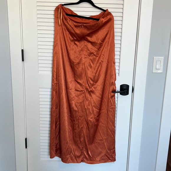 Dissh burnt orange satin dress - Picture 7 of 14